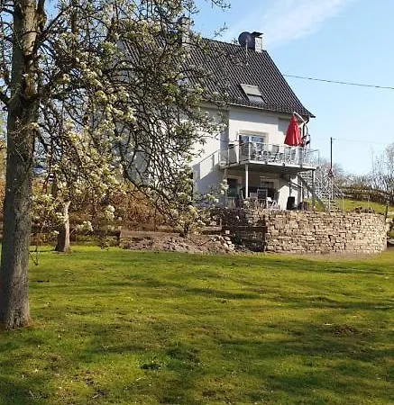 Souterrainwohnung Im Gruenen