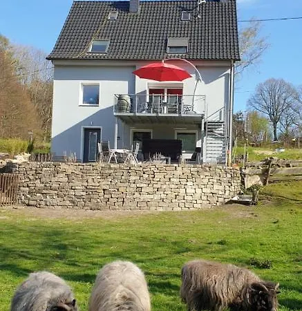 Souterrainwohnung Im Grünen Apartment