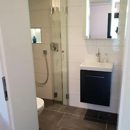 Souterrainwohnung Im Gruenen Apartmán *