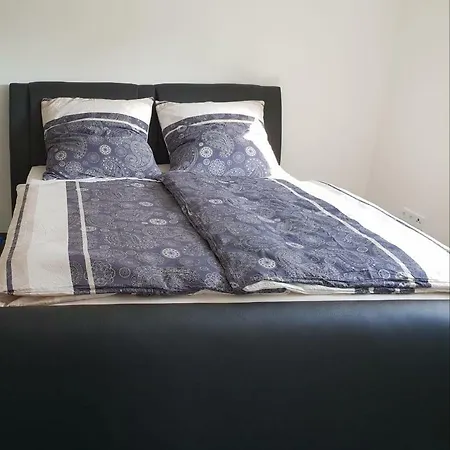 Souterrainwohnung Im Gruenen *