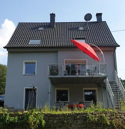 Souterrainwohnung Im Gruenen *