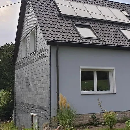 Souterrainwohnung Im Gruenen Apartmán *