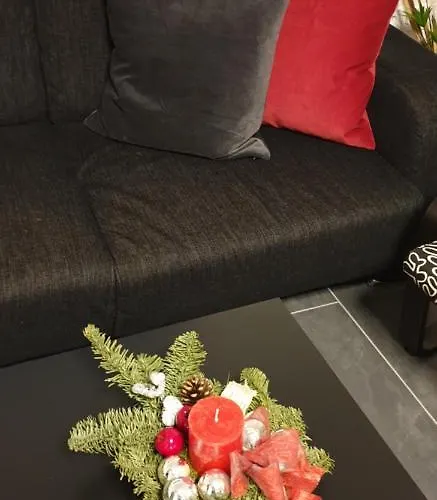 Souterrainwohnung Im Gruenen Διαμέρισμα *