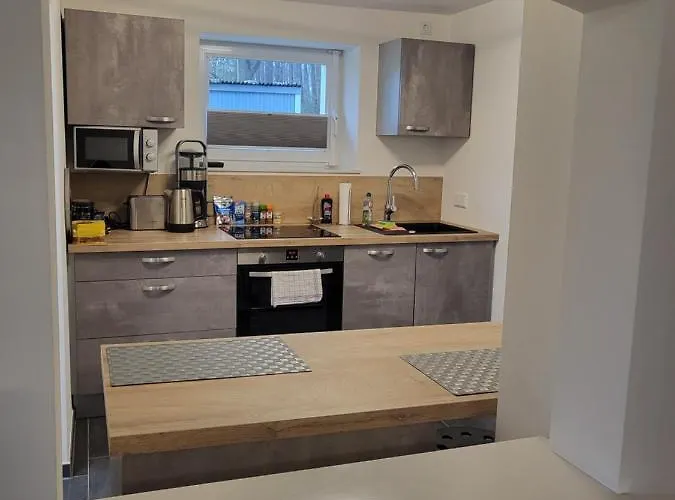 Lejlighed Souterrainwohnung Im Gruenen